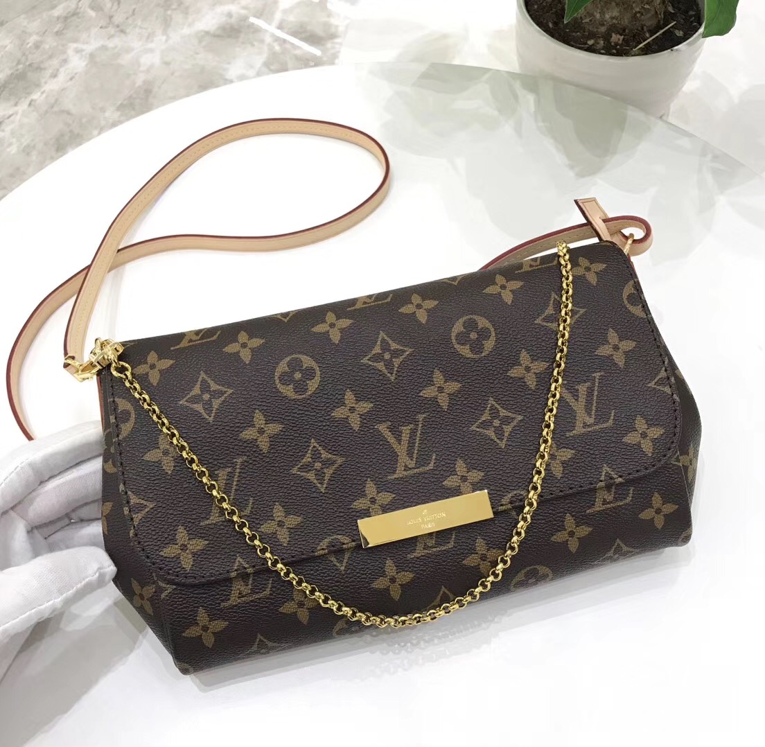 LV Favorite cross body bag