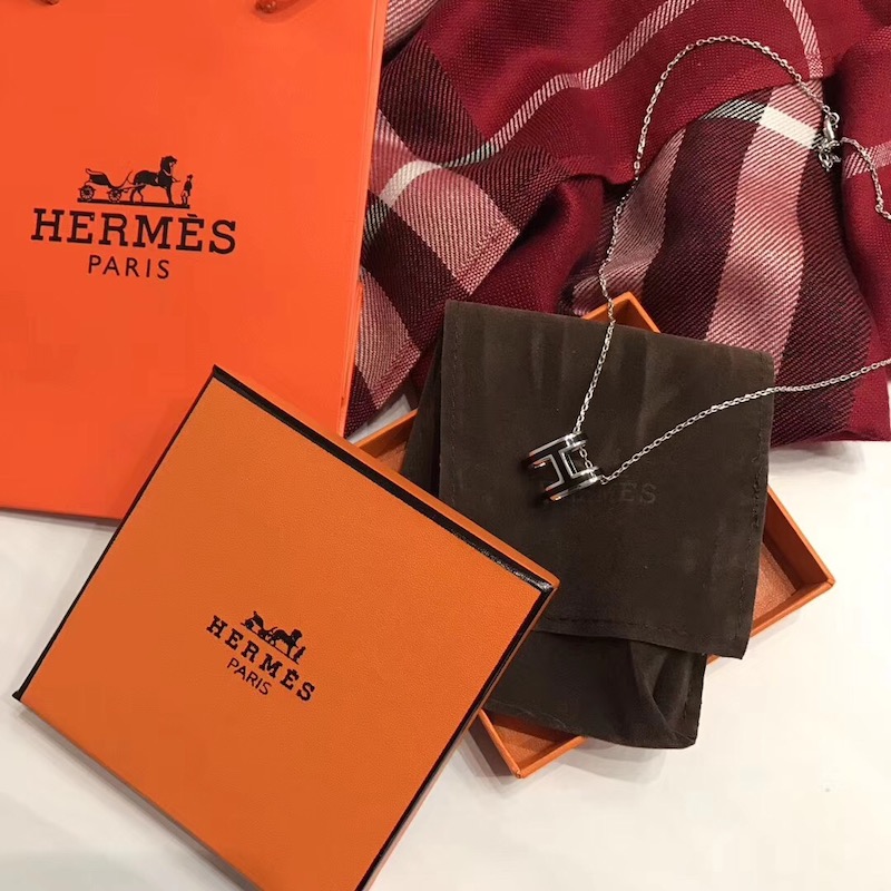 Hermes necklace 