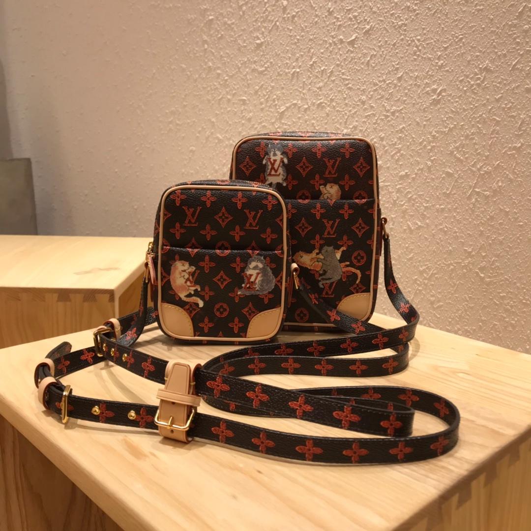 LV shoulder bags (set)