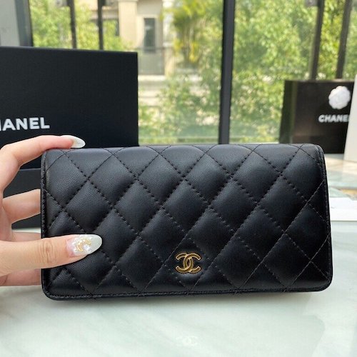 Chanel classic flap purse