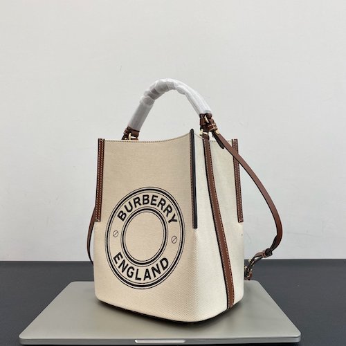 Burberry bucket bag