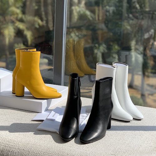 Balenciaga oval 90 boots