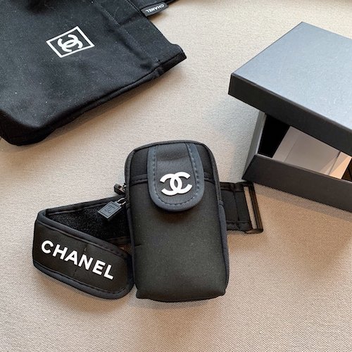 Chanel arm package