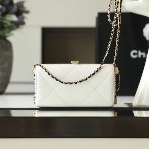 Chanel clutch