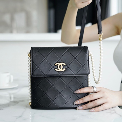 Chanel flap bag with pearls