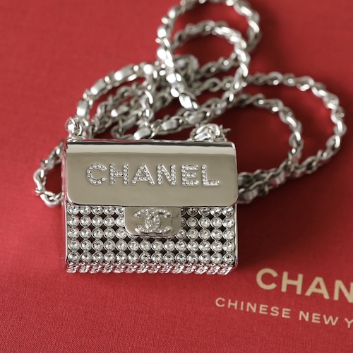 Chanel mini chain bag