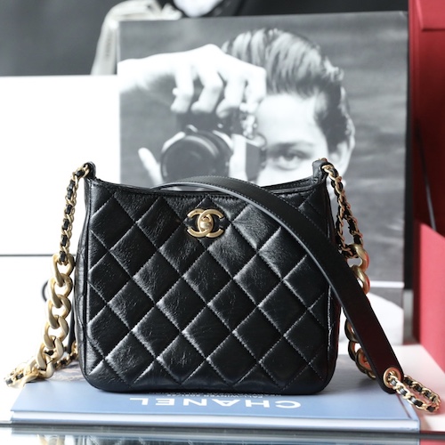 Chanel chain bag