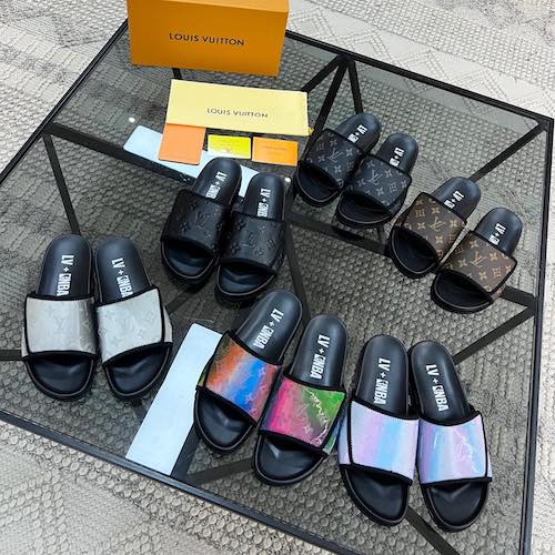 Louis Vuitton slippers