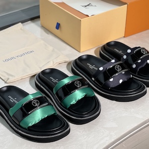 Louis Vuitton slippers 