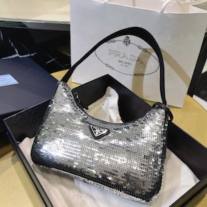 Prada Hobo Re-Edition 2000 bag