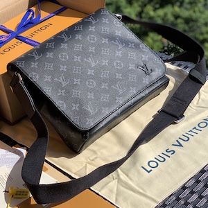 Louis Vuitton District Messenger bag